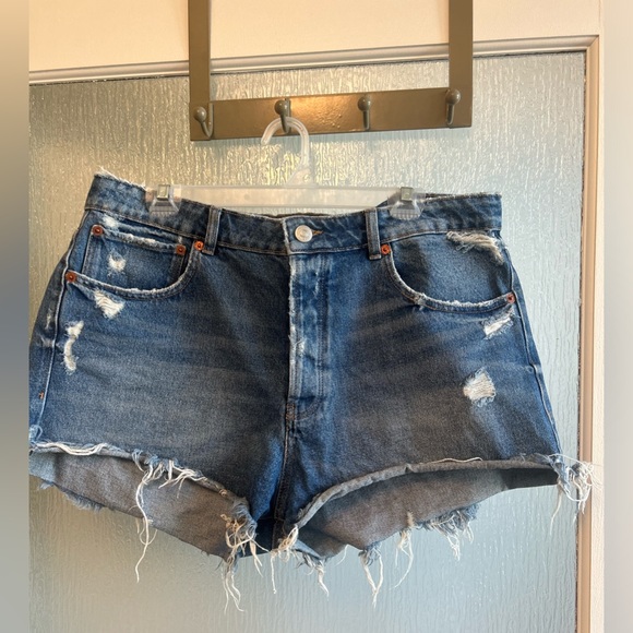Blue Zara Denim Shorts - Picture 2 of 7